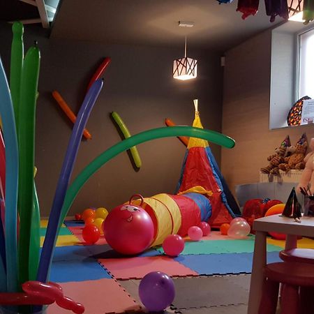 Net Hotel Piteşti Kültér fotó
