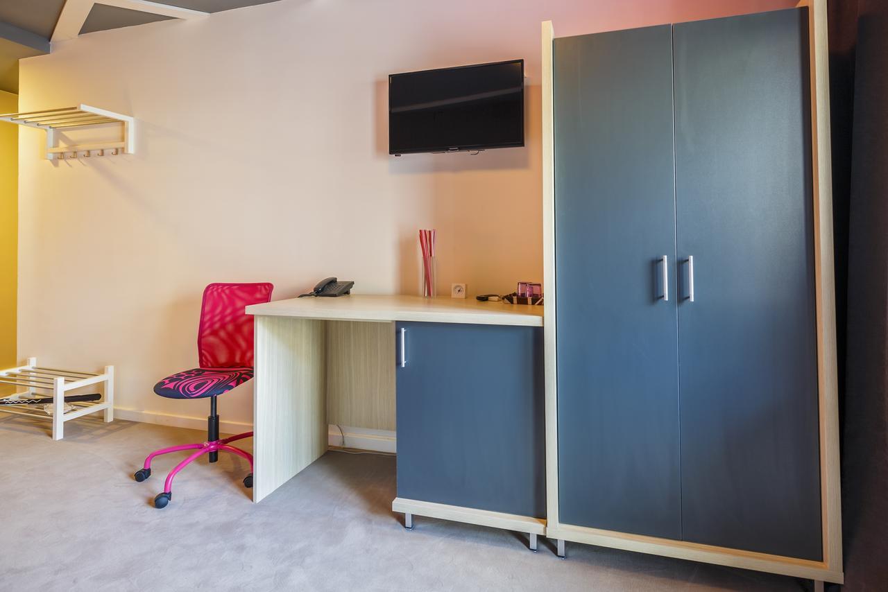 Net Hotel Piteşti Kültér fotó