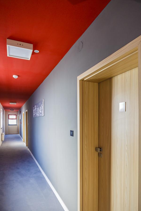 Net Hotel Piteşti Kültér fotó