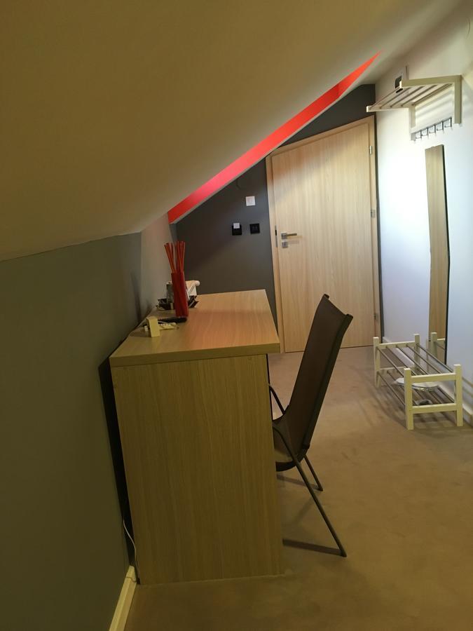 Net Hotel Piteşti Kültér fotó
