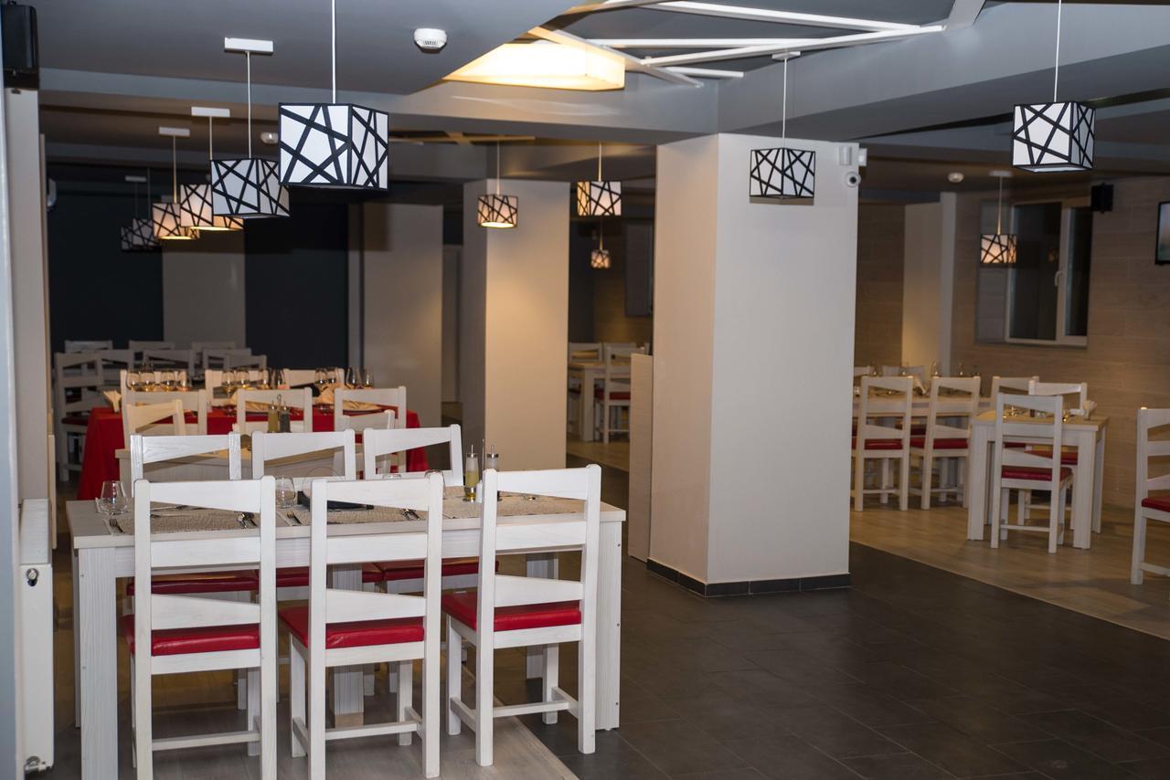 Net Hotel Piteşti Kültér fotó