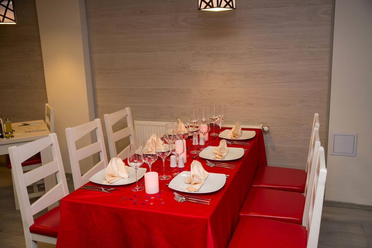 Net Hotel Piteşti Kültér fotó