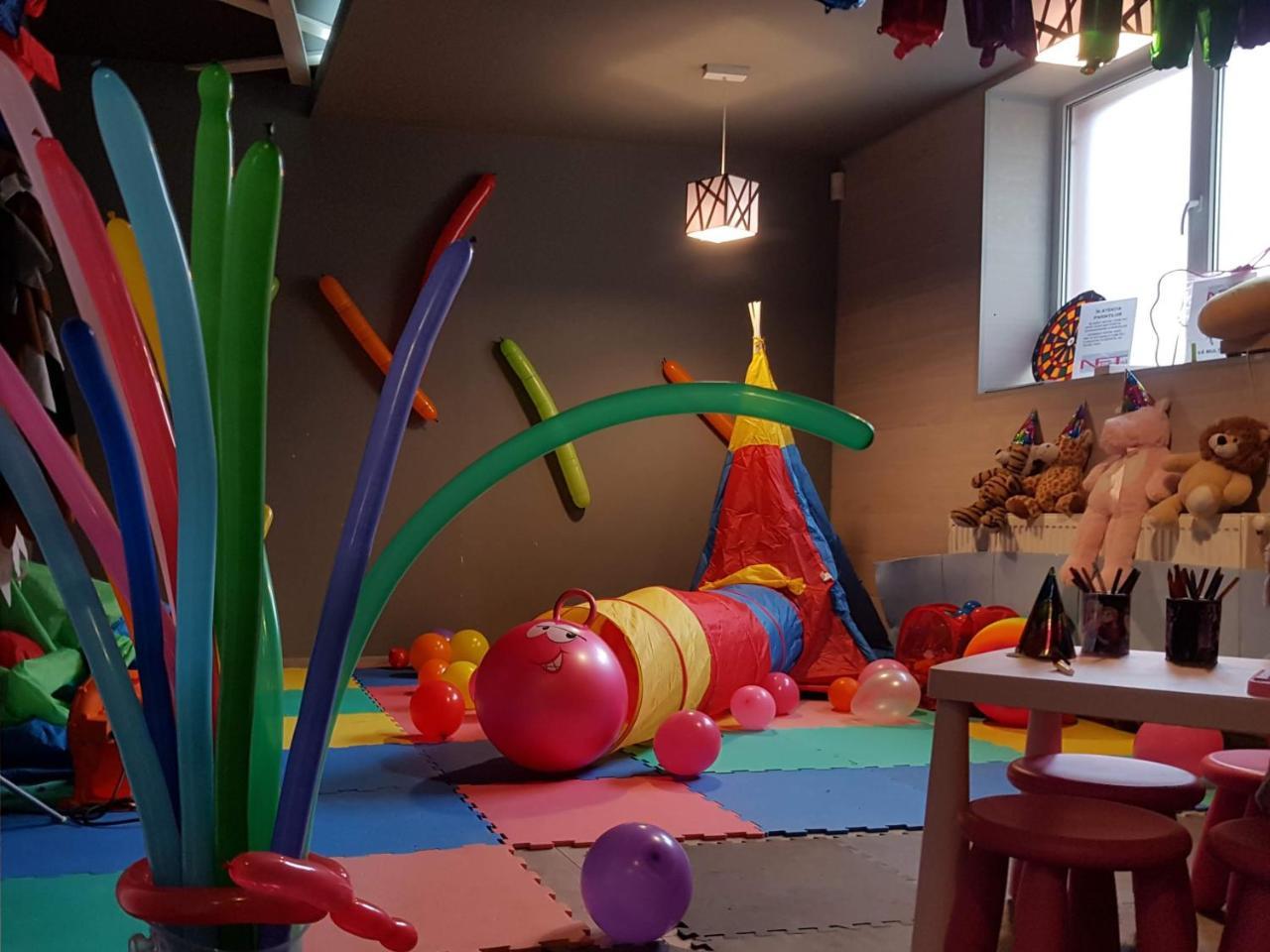Net Hotel Piteşti Kültér fotó